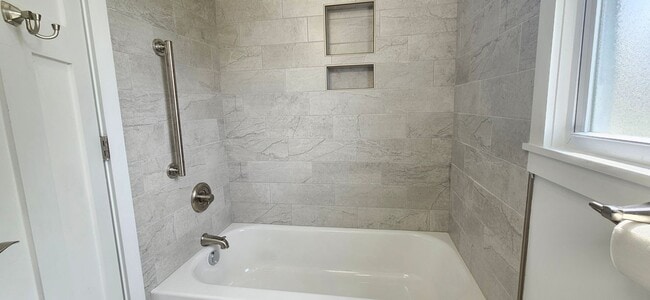 Building Photo - 707 Pegram Ln