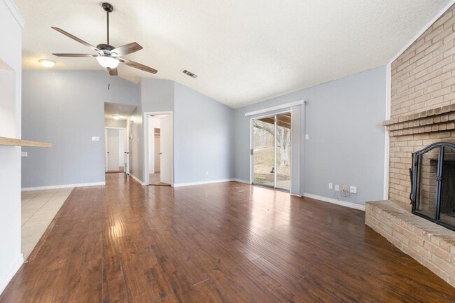 Building Photo - 5718 Champions Hill Dr