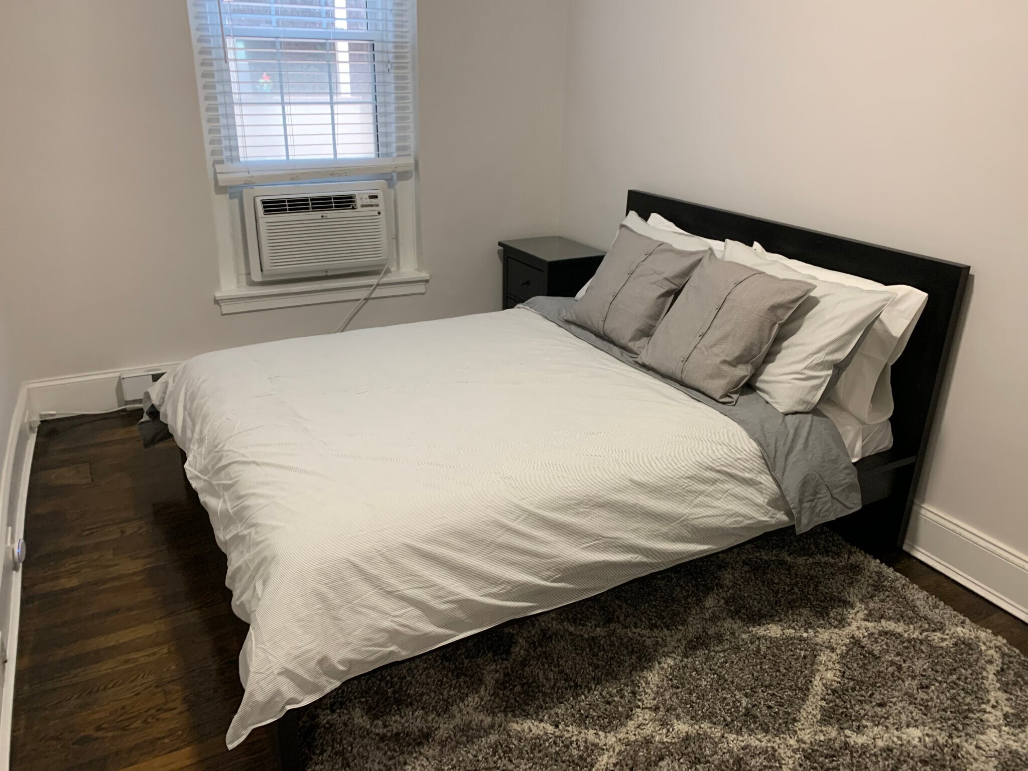 Building Photo - 28 Clearway St