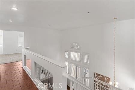 Building Photo - 572 E Stephanie Dr
