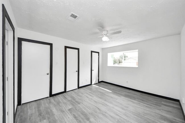 Building Photo - 4015 Lufborough Dr