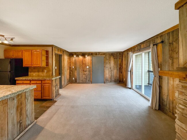 Building Photo - 3bed/2bath Condo, 10 minutes from Breck! Y...