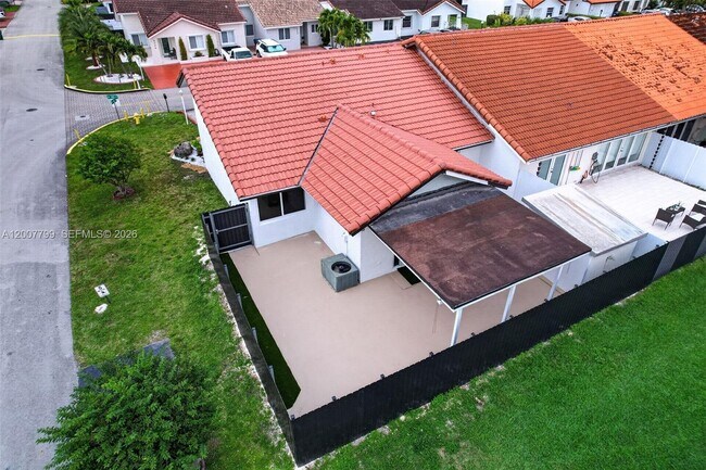 Building Photo - 4530 SW 143rd Pl