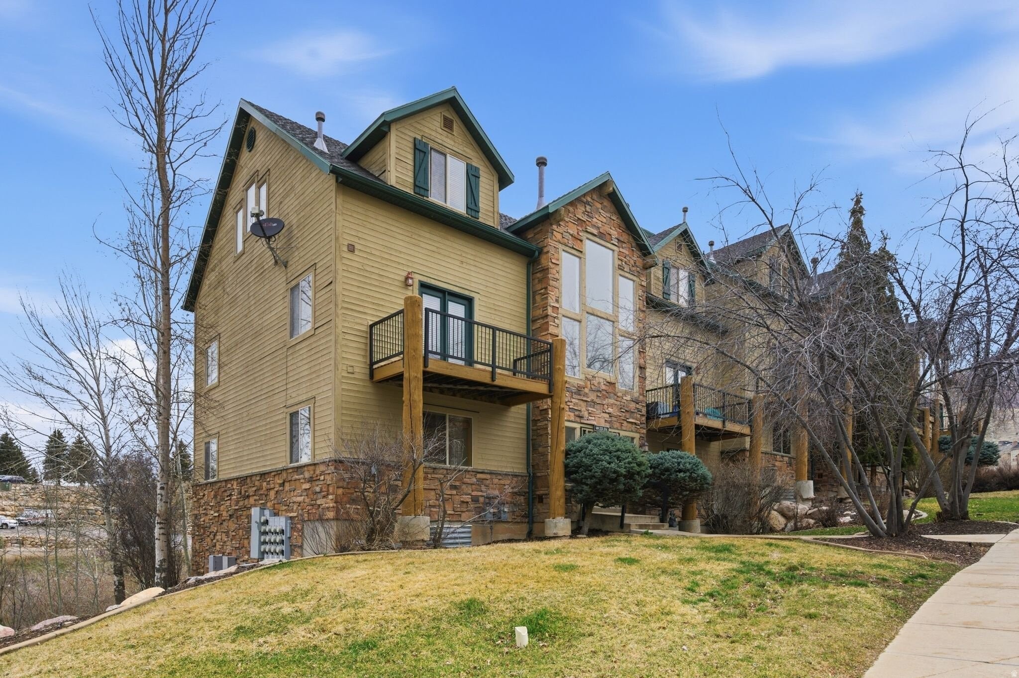 Building Photo - 3555 N Fox Run Dr