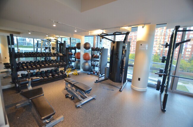 Building Photo - 1235 S Prairie Ave