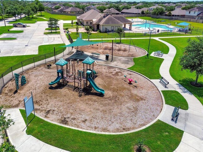 Building Photo - 3037 Boxwood Springs Ln