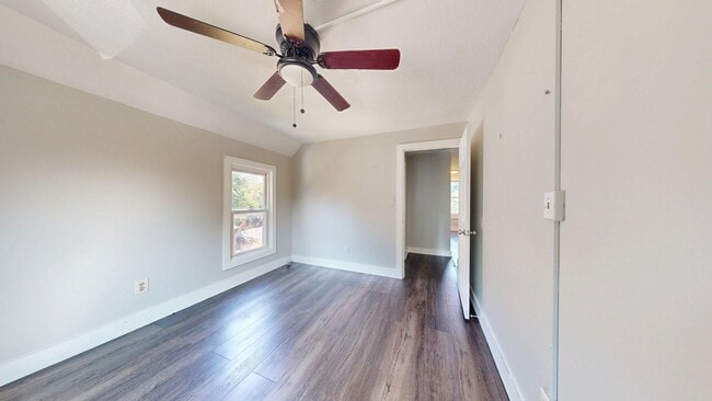 Building Photo - Denison/W.73rd neighborhood - updated 3 be...