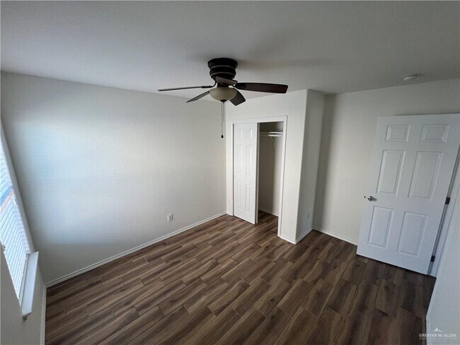 Building Photo - 20 W Figueroa St