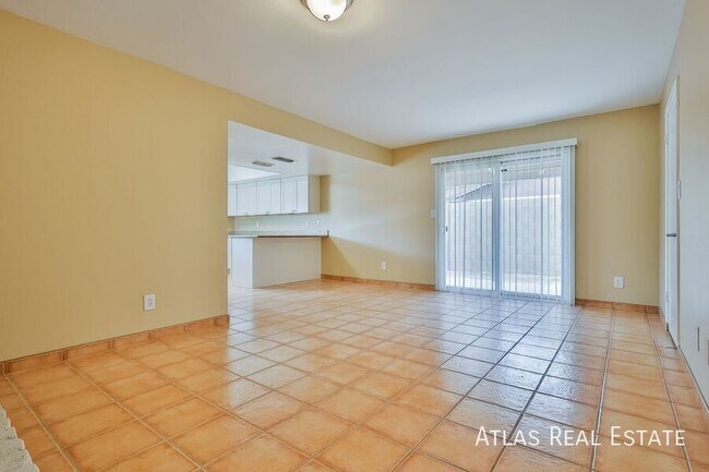 Building Photo - 1209 W Palo Verde Dr