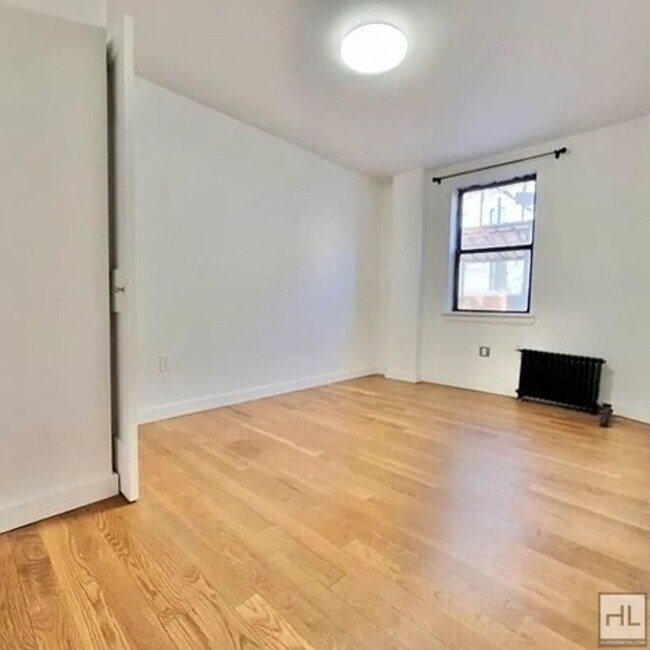 Building Photo - GREENE AVENUE / Spacious 1-Bed 1-Bath / Mi...