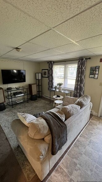 Building Photo - 140 Andover St