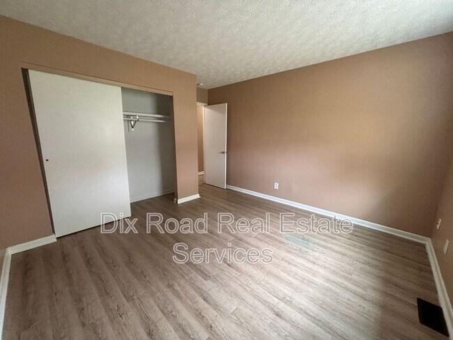 Building Photo - 3312 Burgoyne Dr