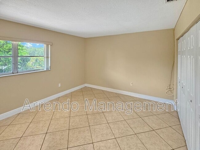 Building Photo - 8601 SW 94th St