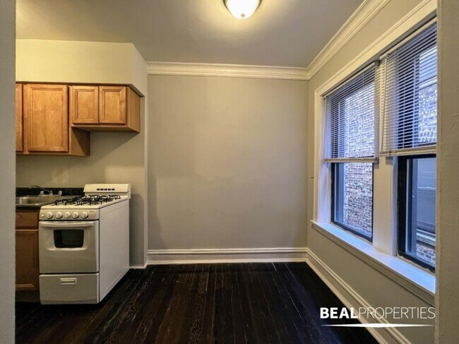 Building Photo - 0 bedroom in CHICAGO IL 60640