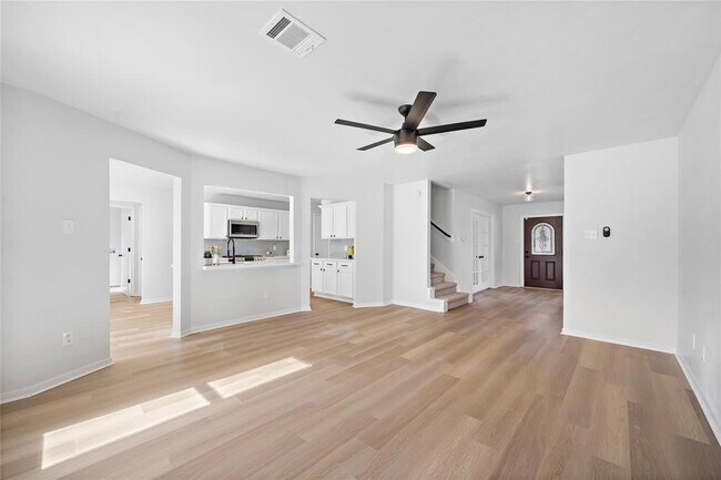 Building Photo - 22823 Tara Way Dr