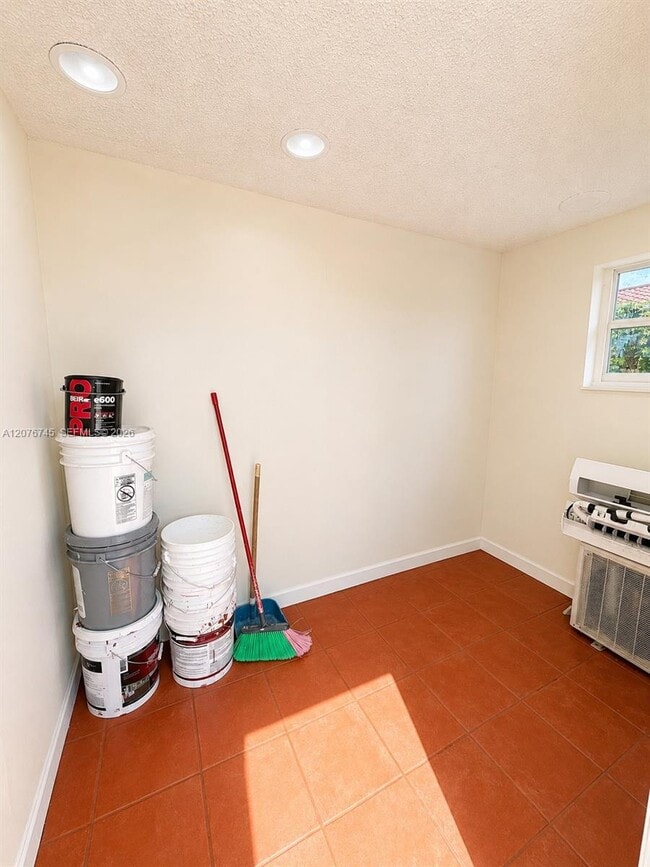 Building Photo - 3011 SW 117th Ave
