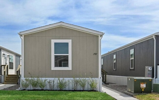 Building Photo - 105 Hollys Eddy Ln