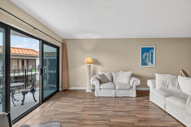 Building Photo - 2029 N Ocean Blvd