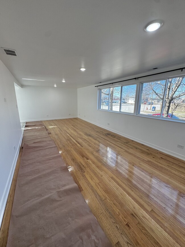 Building Photo - 4656 W 87th St