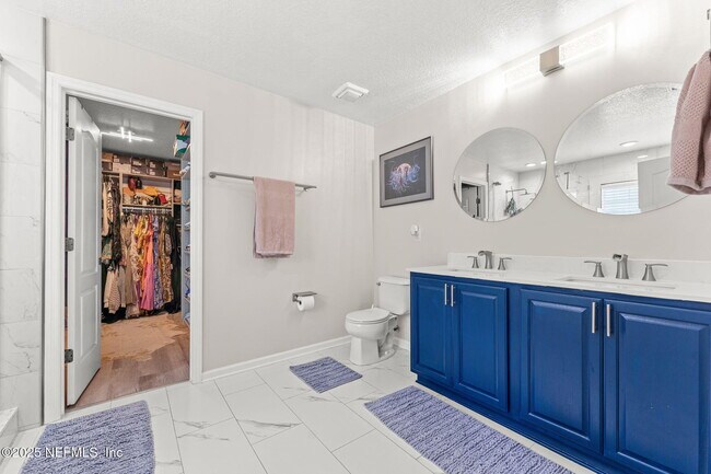 Building Photo - 75309 Ravenwood Dr