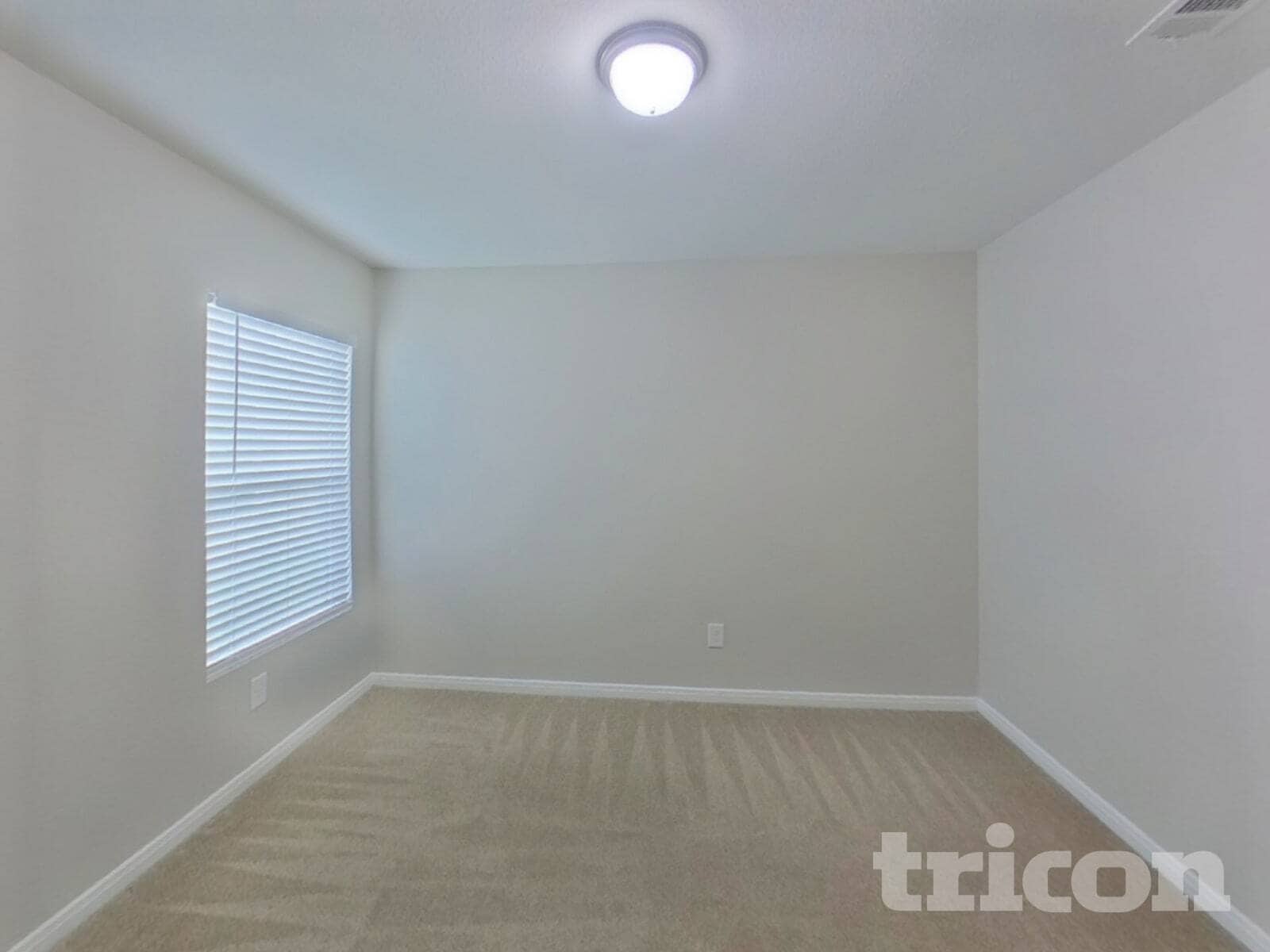 Building Photo - 15676 Del Norte Dr