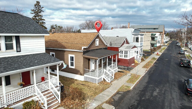Building Photo - 56 Amity St