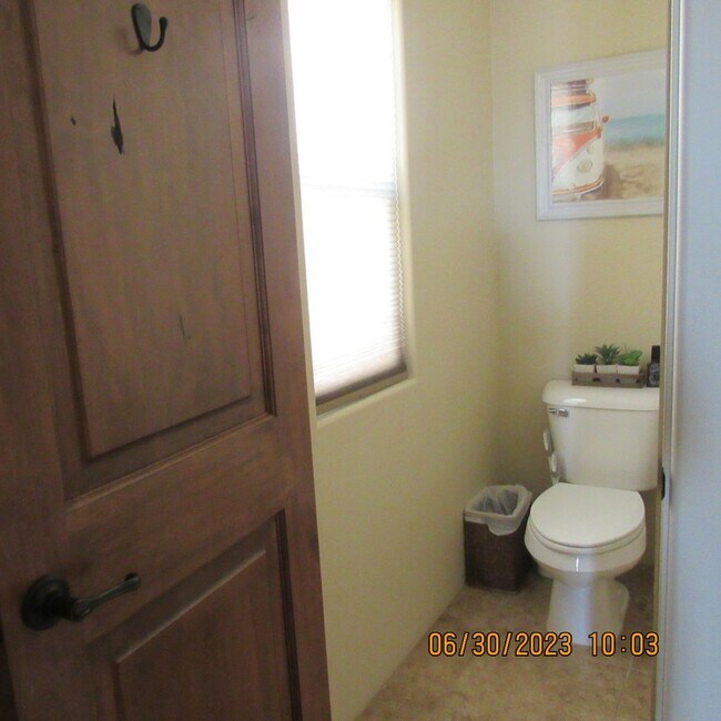 Building Photo - Beautiful Home with 57ft Boat Deep Garage! Can be rented Furnished or Unfurnished