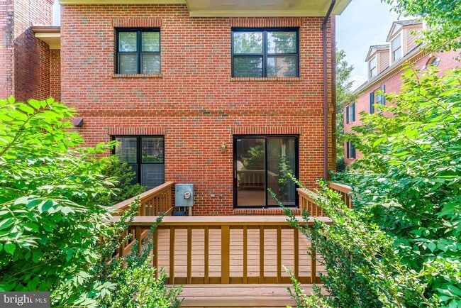 Building Photo - 1443 Hampton Hill Cir