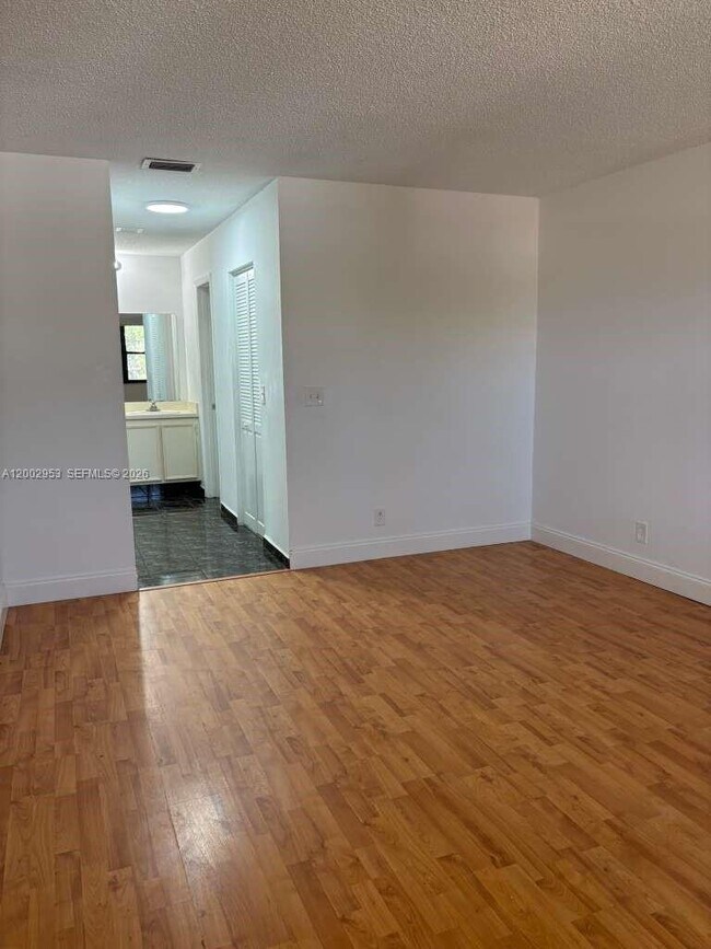 Building Photo - 5937 Forest Hill Blvd