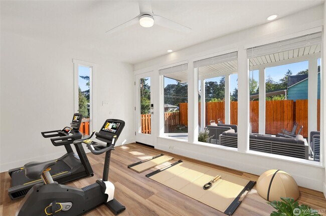 Building Photo - 9104 Highland Ave SW