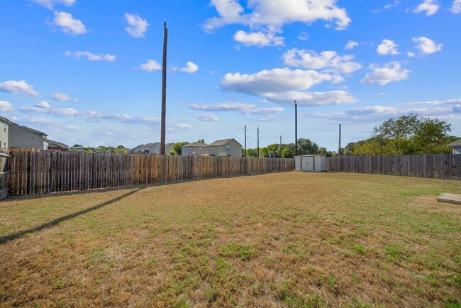 Building Photo - 4 Bedroom/2.5 Bath Elm Valley Subdivision