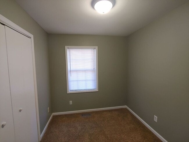 Building Photo - Spacious 3BD, 2.5BA Duplex in Clayton with Large Fenced Backyard