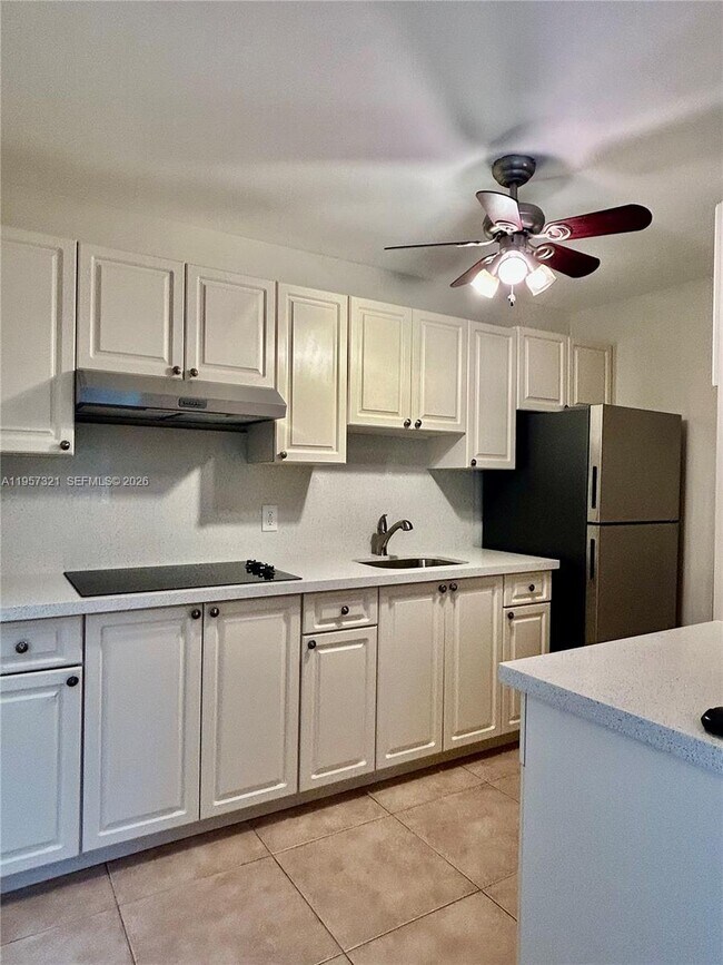 Building Photo - 1435 NE 22nd St