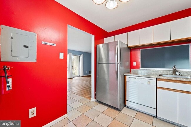 Building Photo - 1607 Hawthorne Ct