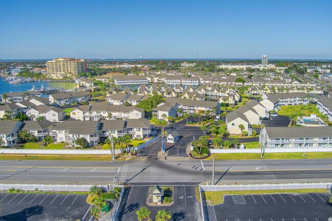 Building Photo - 775 Gulf Shore Dr