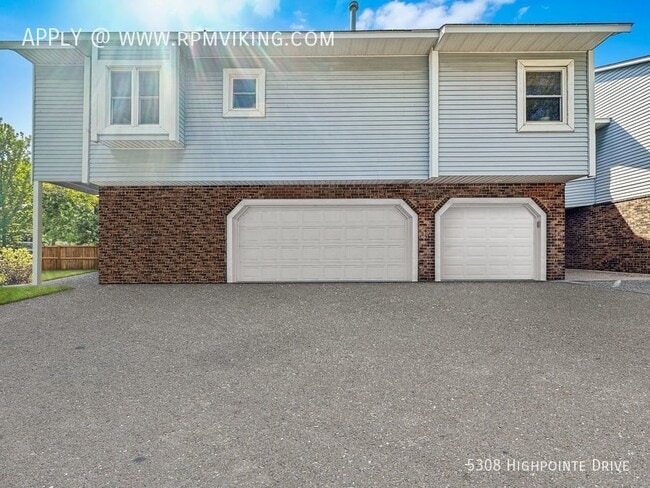 Building Photo - 2br 2.5ba 2cg ~ Security Deposit Free Alte...