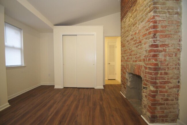Building Photo - 790 S 2nd St