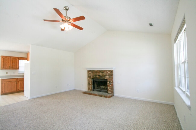 Building Photo - 112 E Ivybridge Dr