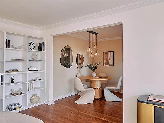 Building Photo - 220 Congress St