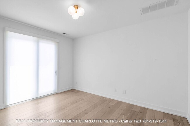 Building Photo - 1609 Parkwood Ave