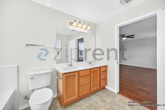 Building Photo - 7414 Bluebonnet Bay