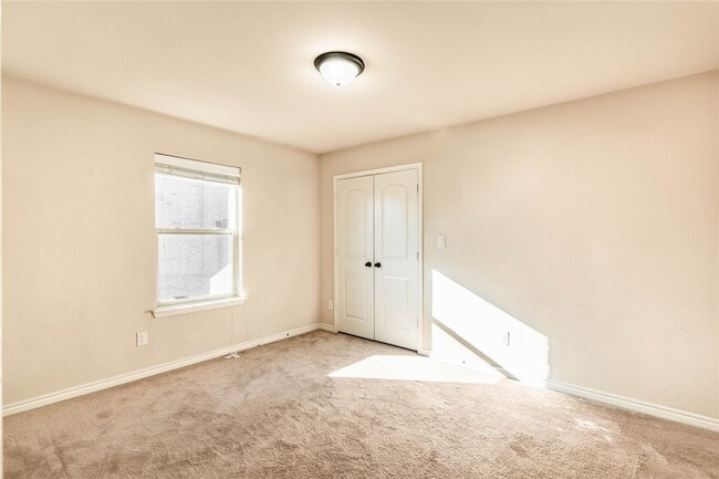Building Photo - 116 Acadia Ln