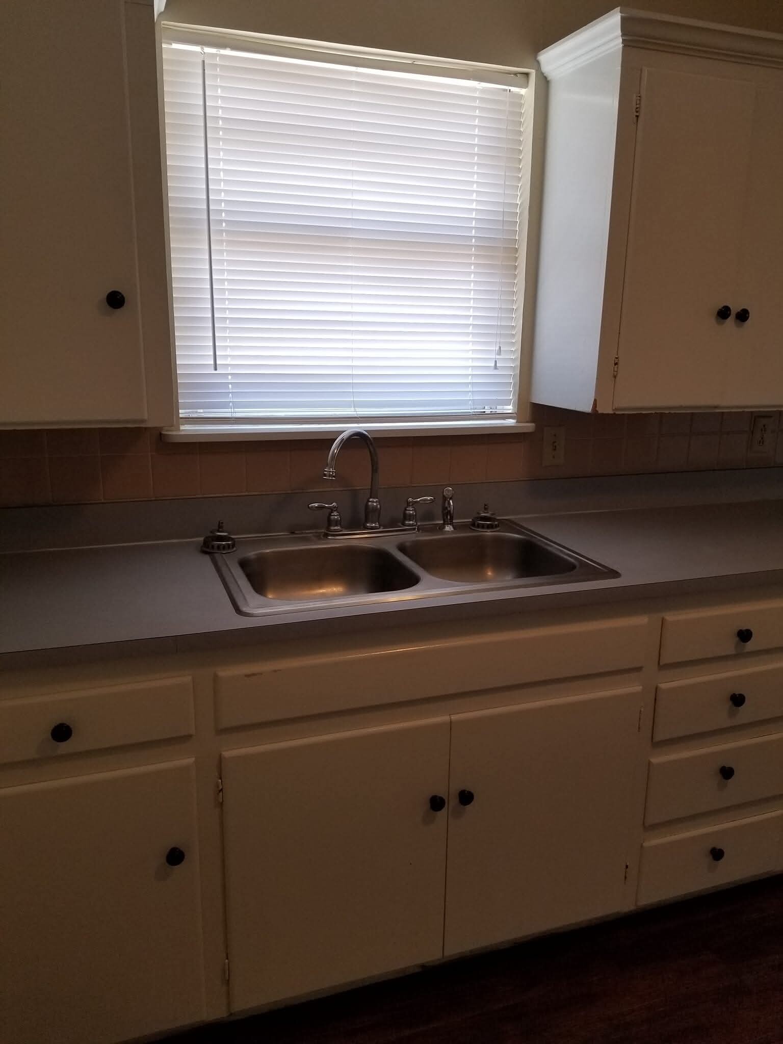 Unit #1 Kitchen - 907 24th St