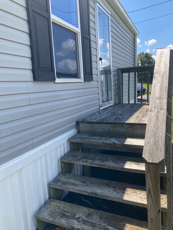 Primary Photo - 104 Carlton Ln