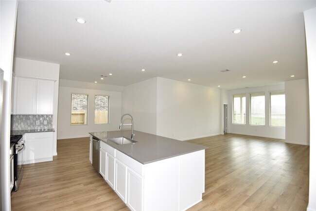 Building Photo - 15524 Leopard Lily Ln