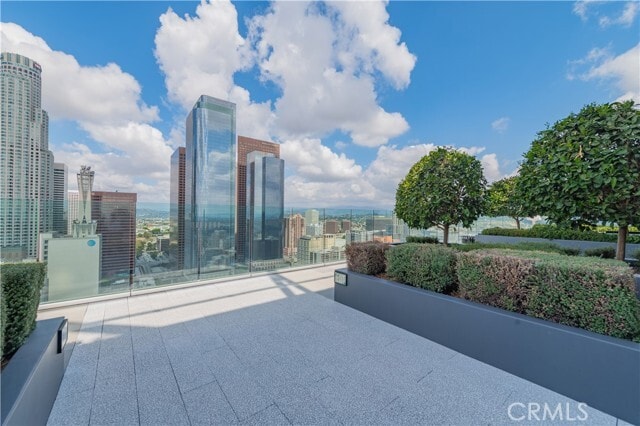 Building Photo - 400 S Broadway