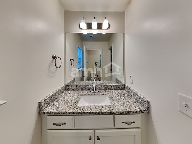 Building Photo - 234 McBee Pl