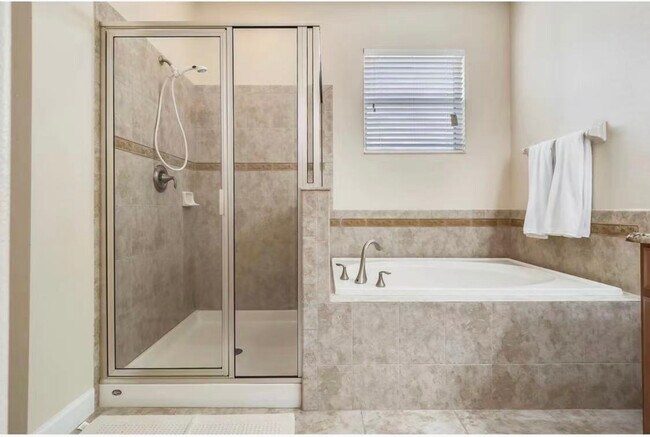 Building Photo - 747 Brookeshire Dr