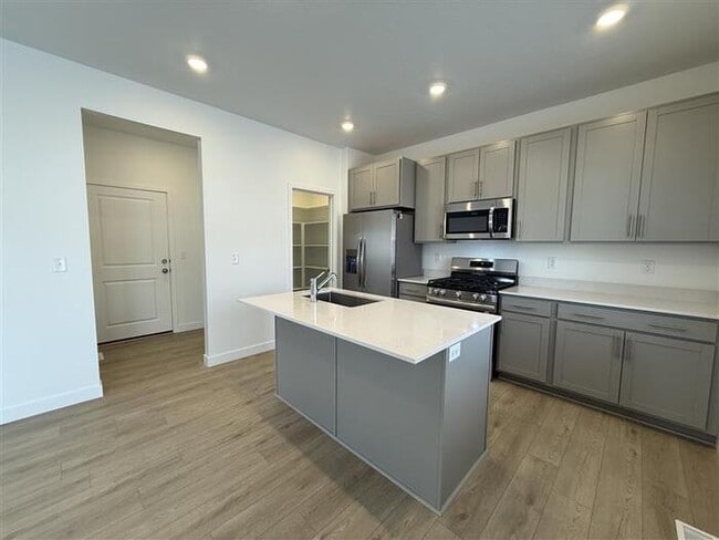 Building Photo - 1545 Bravo Dr