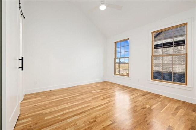 Building Photo - 4621 S 47th St